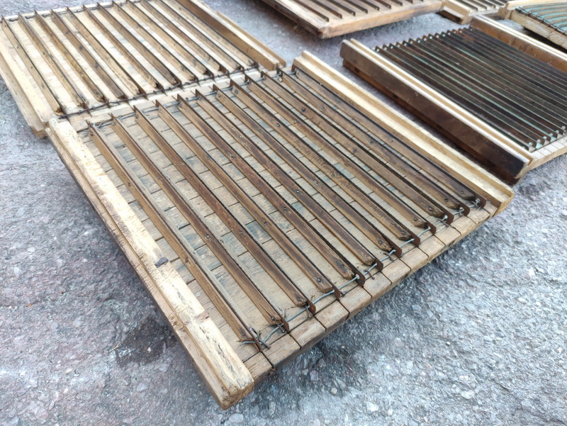 plancha corte chocolate madera metal 34.5x37 6u